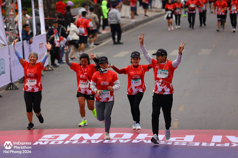 SƠN HÀ GROUP CÙNG TINH THẦN RUNNER TẠI VNEXPRESS MARATHON HẢI PHÒNG 2024