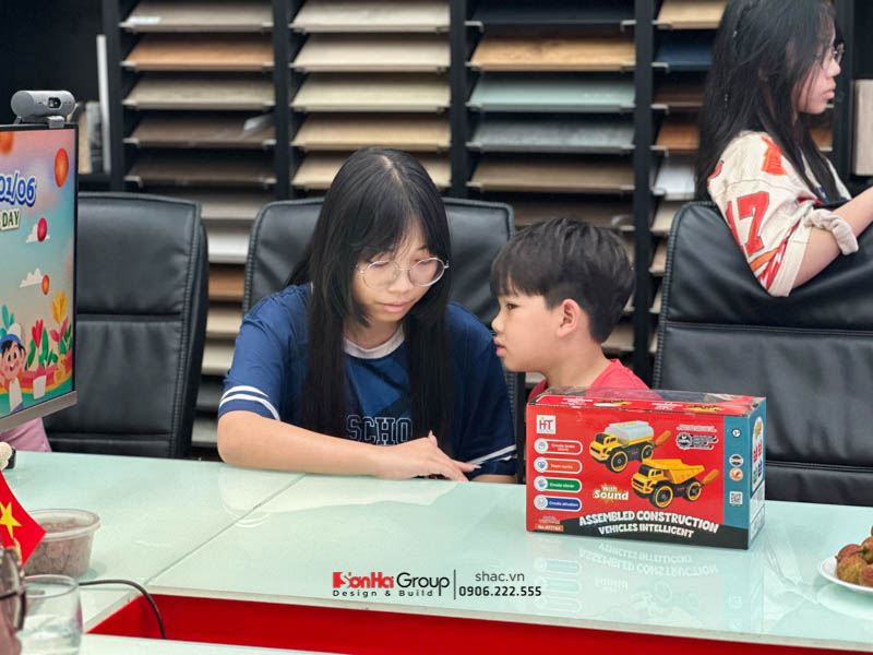 Sơn Hà Group rộn ràng tổ chức Tết Thiếu Nhi & Lễ trao giải Quỹ khuyến học Nguyễn Sơn Hà 2025 11