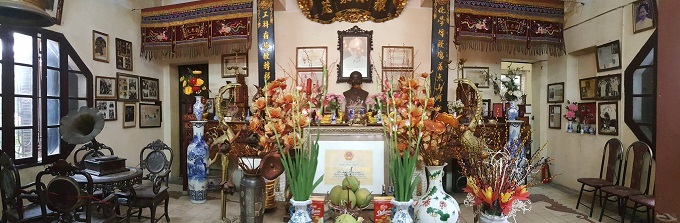 Doanh nhân Nguyễn Sơn Hà - Đại gia Đất Cảng bỏ cả cơ nghiệp theo Cách Mạng 4 Ban thờ cụ Nguyễn Sơn Hà tại căn biệt thự 49 Lạch Tray