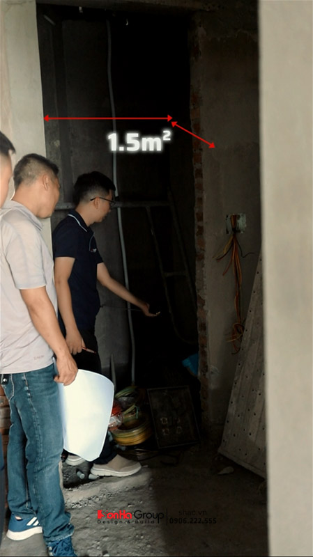 Hành trình “giải cứu” căn biệt thự Tân Cổ Điển nhiều lỗi sai của gia chủ ở Hải Phòng của Sơn Hà Group 1 Diện tích WC quá nhỏ