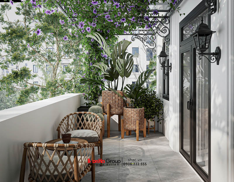 Giải pháp thiết kế và thi công nội thất biệt thự 4 tầng 1 tum hiện đại 159 Ban công ngập tràn ánh sáng và cây xanh tầng 2