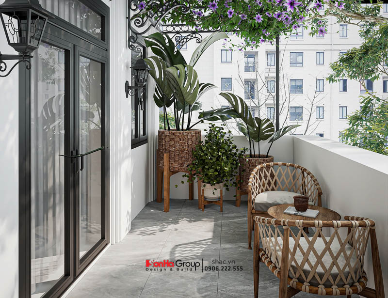 Giải pháp thiết kế và thi công nội thất biệt thự 4 tầng 1 tum hiện đại 158 Ban công ngập tràn ánh sáng và cây xanh tầng 2