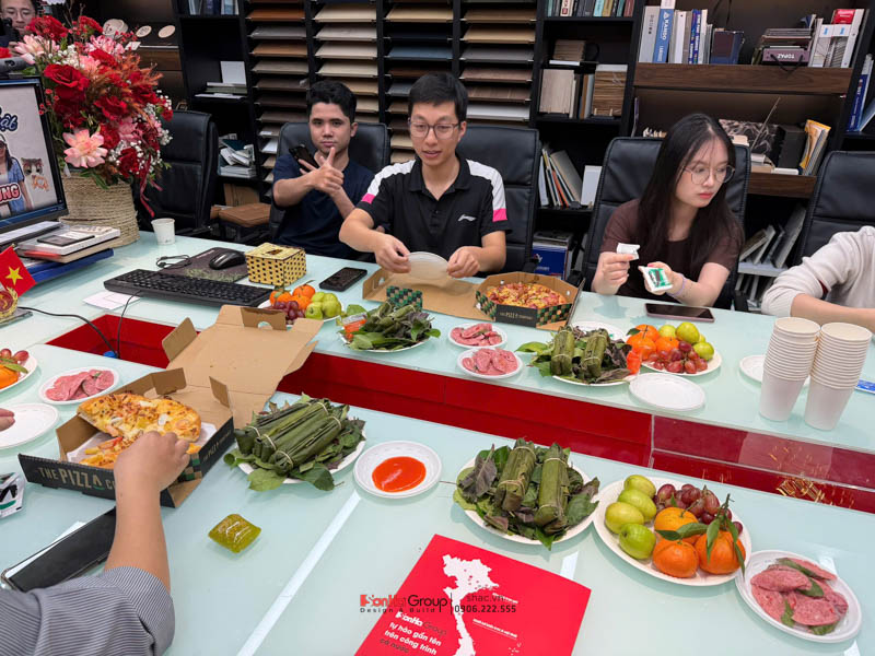 Chúc mừng sinh nhật Giám đốc Kinh doanh Nguyễn Thị Nhung - Khoảnh khắc ấm áp của đại gia đình Sơn Hà 3