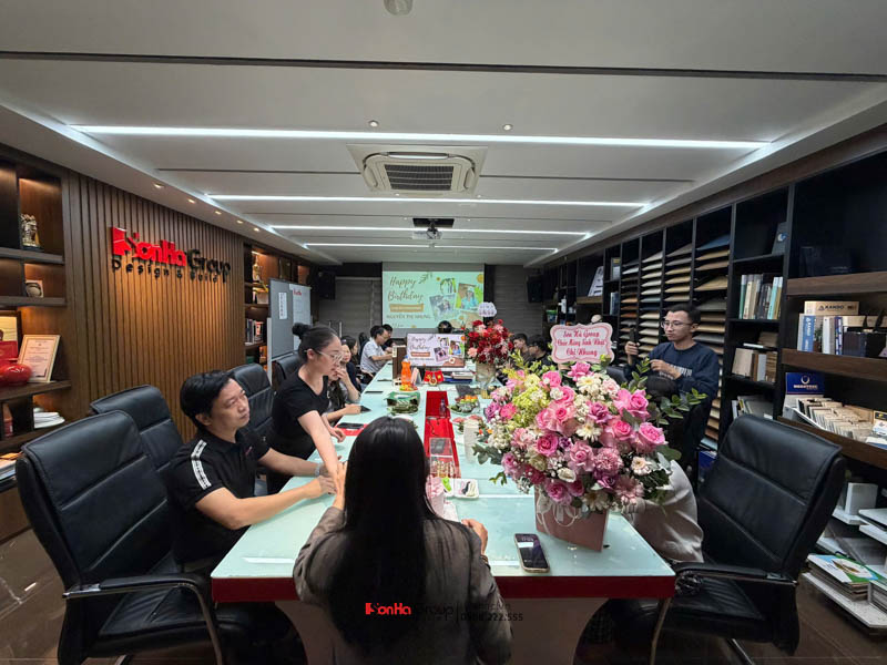 Chúc mừng sinh nhật Giám đốc Kinh doanh Nguyễn Thị Nhung - Khoảnh khắc ấm áp của đại gia đình Sơn Hà 4