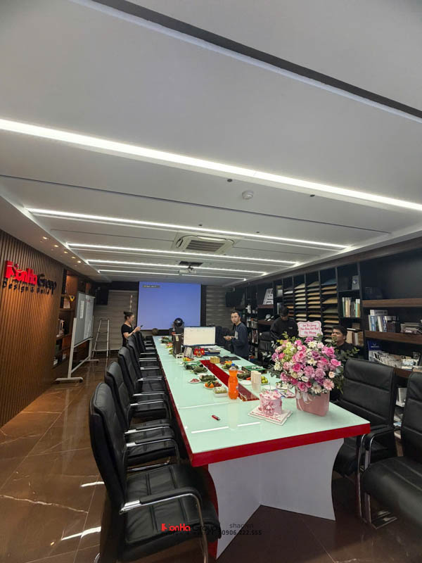 Chúc mừng sinh nhật Giám đốc Kinh doanh Nguyễn Thị Nhung - Khoảnh khắc ấm áp của đại gia đình Sơn Hà 18