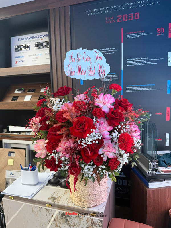 Chúc mừng sinh nhật Giám đốc Kinh doanh Nguyễn Thị Nhung - Khoảnh khắc ấm áp của đại gia đình Sơn Hà 19