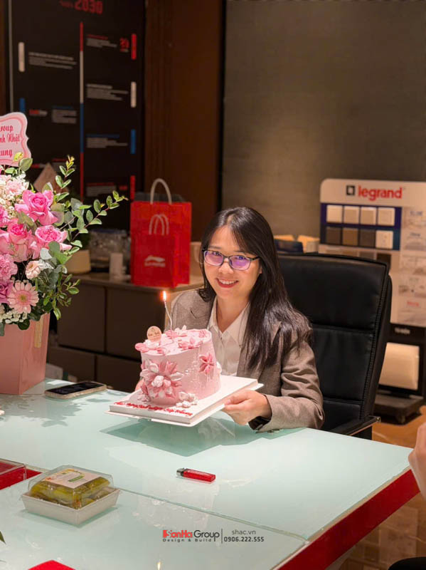 Chúc mừng sinh nhật Giám đốc Kinh doanh Nguyễn Thị Nhung - Khoảnh khắc ấm áp của đại gia đình Sơn Hà 29