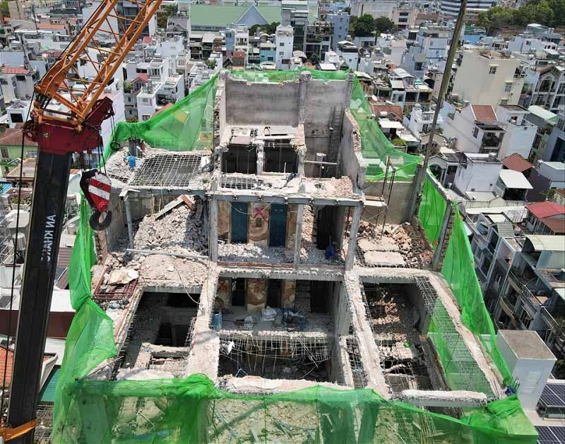 Pháp lý thi công nhà ảnh hưởng hàng xóm - Chủ nhà cần lưu ý những gì trước khi xây dựng? 6 Xây sai phép, vượt tầng, vượt chiều cao