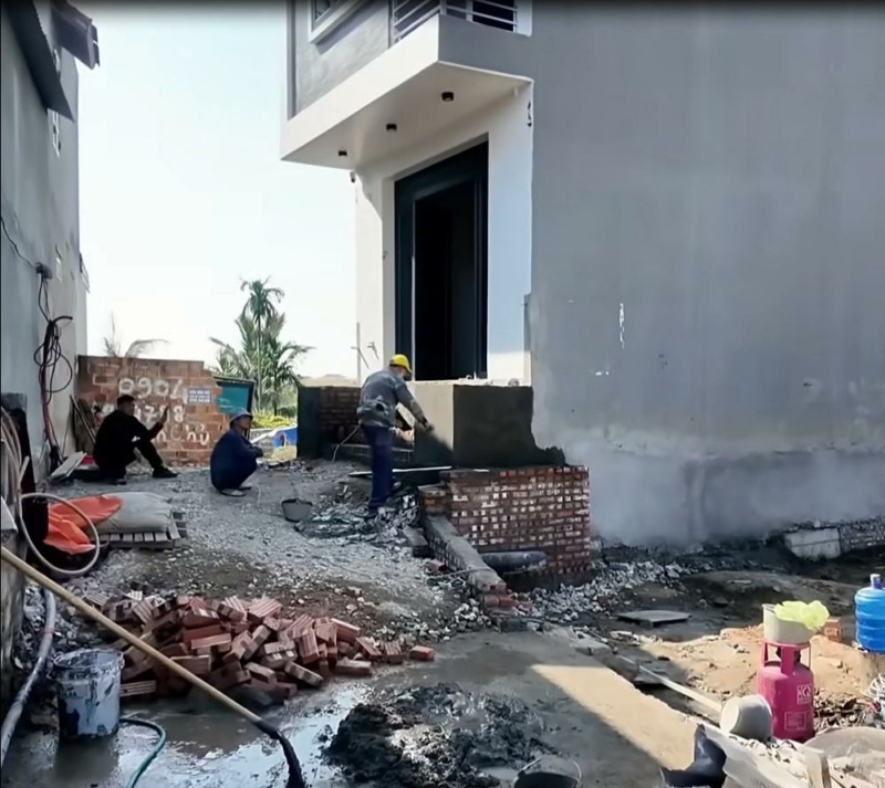 Pháp lý thi công nhà ảnh hưởng hàng xóm - Chủ nhà cần lưu ý những gì trước khi xây dựng? 5 Xây dựng nhà lấn ngõ đi chung - Pháp lý thi công nhà ảnh hưởng hàng xóm