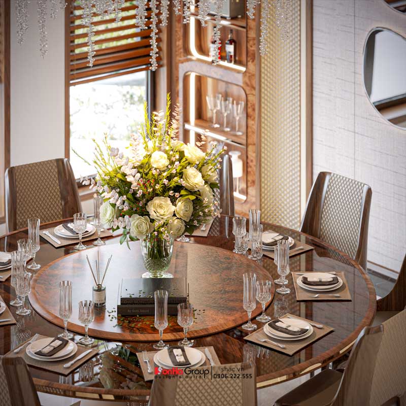 bàn ăn 10 chỗ, khu vực này trở thành tâm điểm kết nối, nơi cả gia đình quây quần trong những ngày lễ Tết hay những buổi tiệc cuối tuần rộn ràng